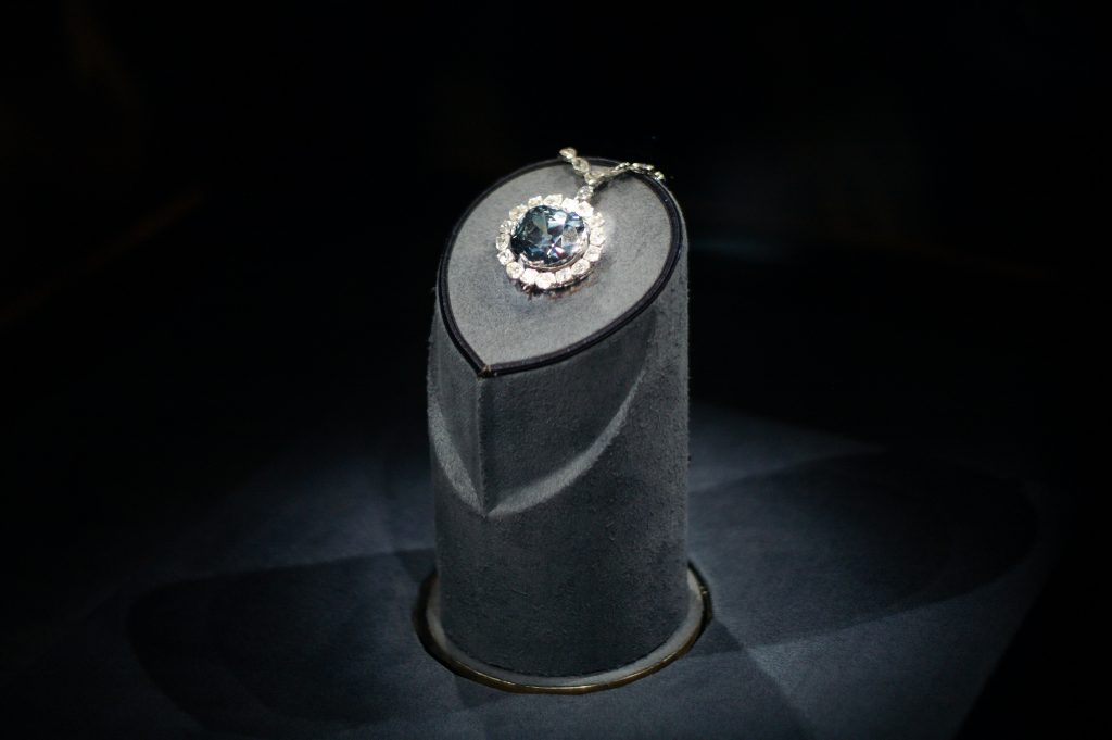Photo of the Hope Diamond on display.