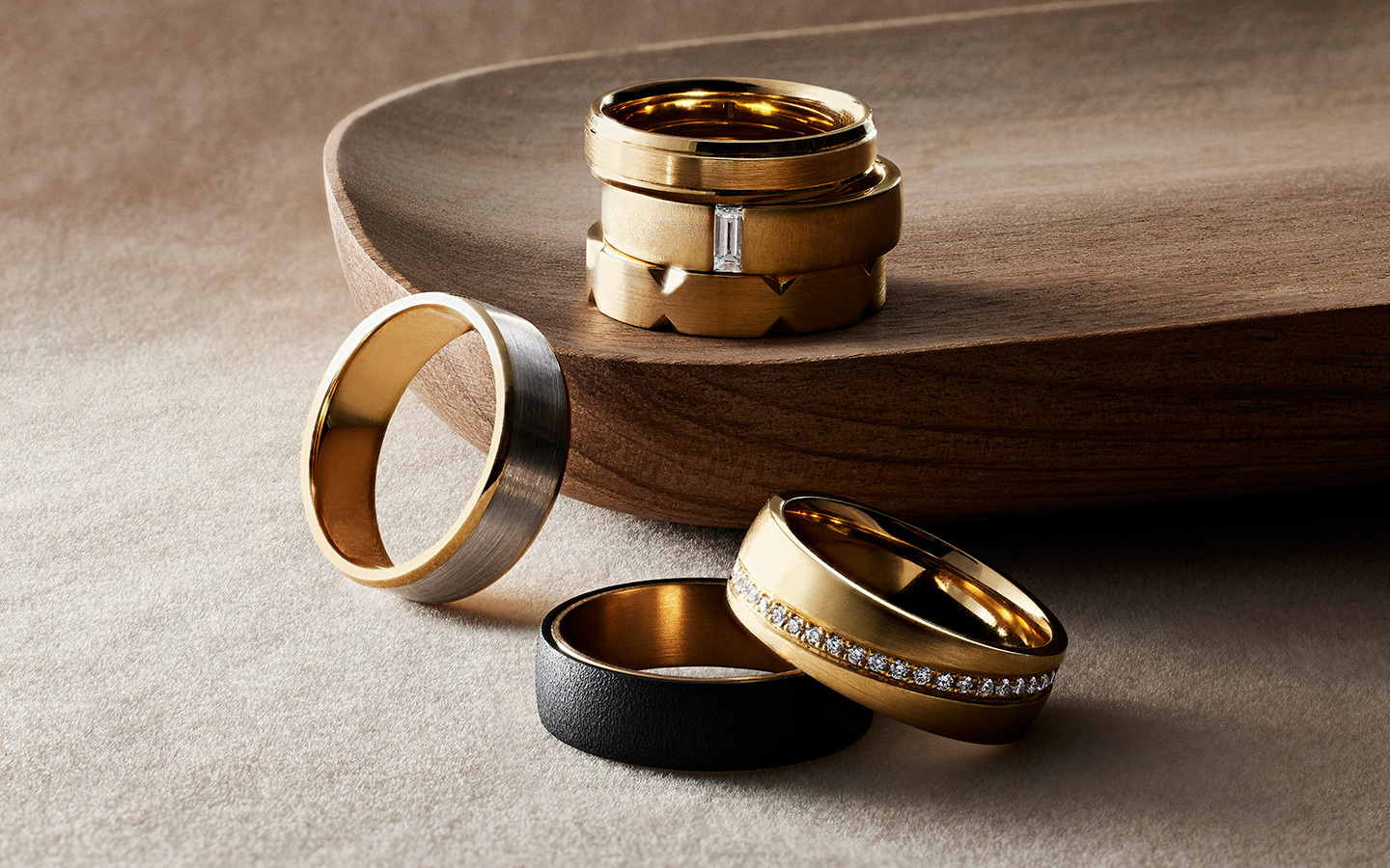 Men's wedding and engagement rings in gold and alternative metals