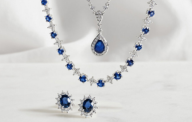 Something hot sale blue necklace