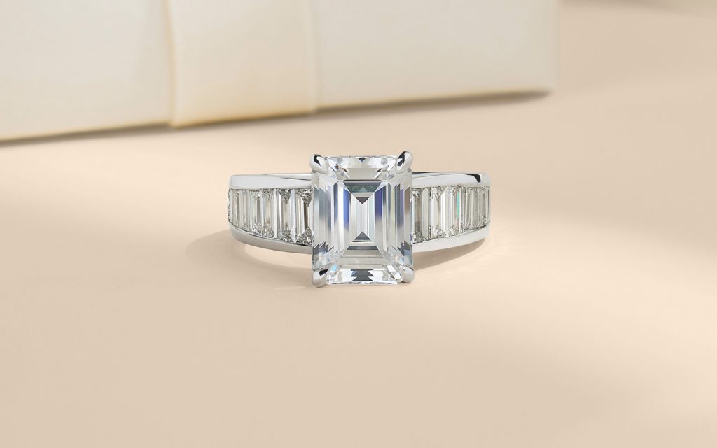 White gold deals ring changing color