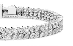 White gold bracelet with rhodium plating and diamonds