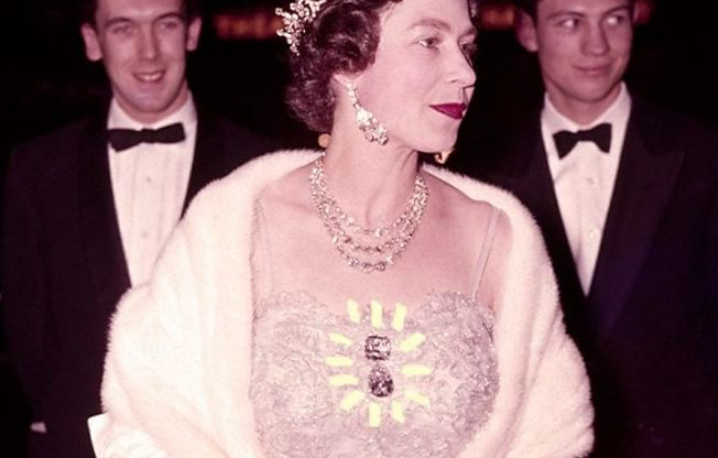 Queen Elizabeth as a young woman wearing the granny's chips brooch